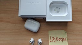 Used
													Apple AirPods Pro 2nd Gen - Lightning, photo 1 of 9