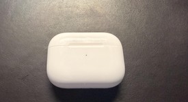 Used
													Apple AirPods Pro 2 - Lightning, photo 3 of 10