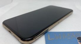 Good
													Apple iPhone Xs - Unlocked, Gold, 256 GB, A1920, photo 4 of 9
