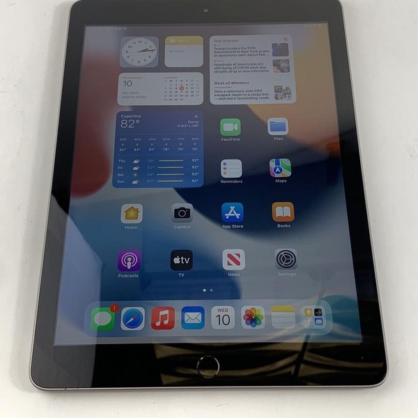 Apple iPad 5th Gen - Wi-Fi, 32 GB, Gray, A1822