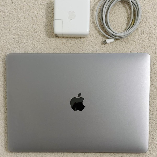 MacBook Pro 2018 (With Touch Bar) - 13 inch - 512 GB, Gray, 16 GB, Intel Core i7