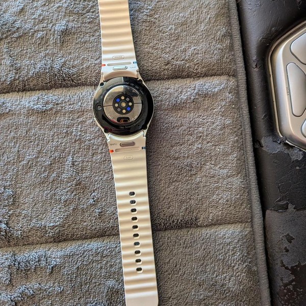Samsung Galaxy Watch7 - Unlocked, Cream, SM-L305U, 40mm