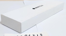 New
													Apple Watch SE 2nd Gen 40mm - Unlocked, Starlight, A2726 - Cellular, Aluminum, photo 4 of 5