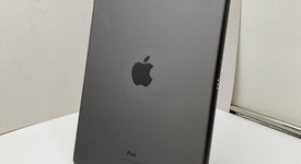 Fair
													Apple iPad 8th Gen - Unlocked, Gray, 32 GB, A2428, photo 3 of 8
