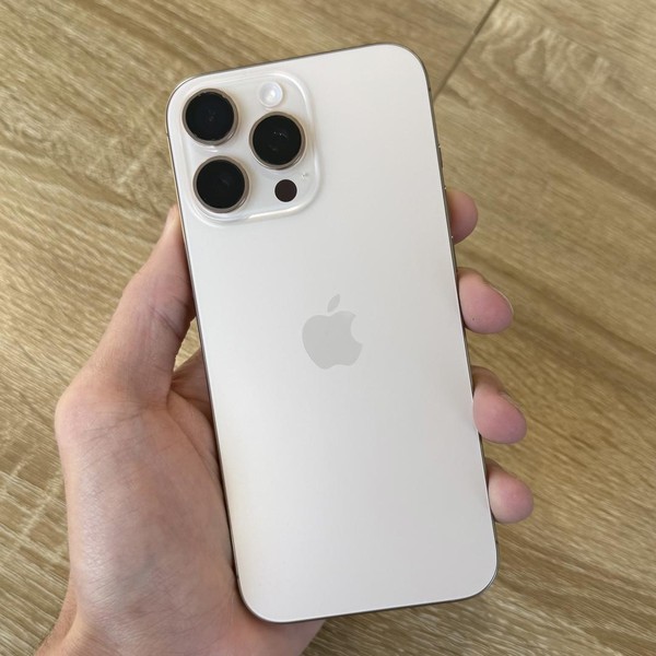 Apple iPhone 16 Pro Max - Unlocked, 512 GB, Desert, A3084