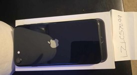 Mint
													Apple iPhone SE 3rd Gen 2022 - Unlocked, Midnight, 64 GB, A2595, photo 4 of 9