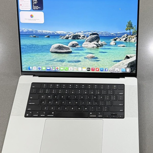 MacBook Pro 2021 - 16 inch - 2 TB, Gray, 64 GB, Apple M1 Max