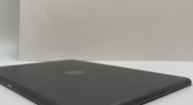 Fair
													Apple iPad 8th Gen - Wi-Fi, Gray, 32 GB, A2270, photo 5 of 5