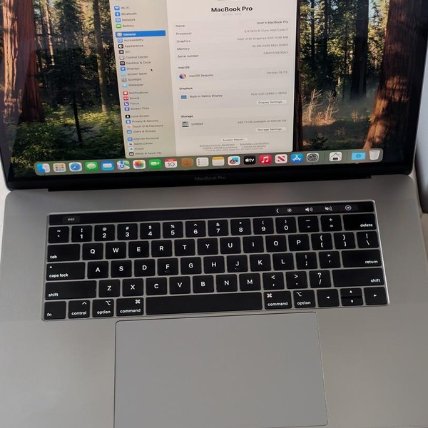 MacBook Pro 2018 (With Touch Bar) - 15 inch - 512 GB, Gray, 16 GB, Intel Core i7