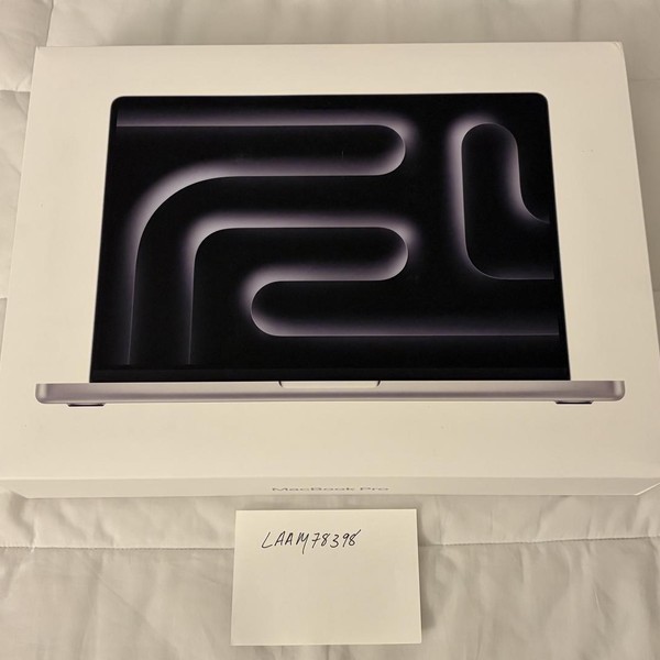 MacBook Pro 2024 - 14 inch - 1 TB, Silver, 36 GB, Apple M4 Max 14-core