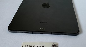 Good
													Apple iPad Air 5th Gen - Unlocked, Gray, 64 GB, A2589, photo 5 of 9