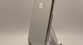 Good
													Apple iPhone Xs - Unlocked, Silver, 256 GB, A1920, photo 4 of 6