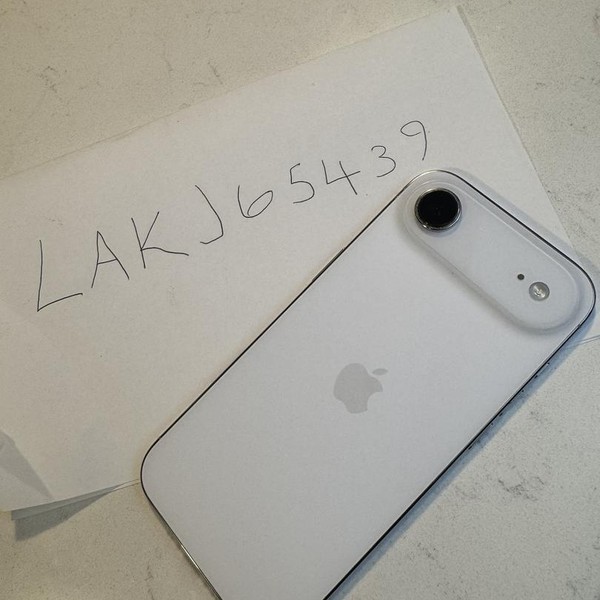 Apple iPhone Air - Unlocked, 256 GB, Cloud White, A3260