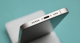 Mint
													Apple iPhone 13 - Unlocked, Starlight, 128 GB, A2482, photo 4 of 9