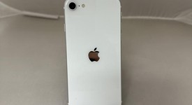 Good
													Apple iPhone SE 2nd Gen 2020 - Unlocked, White, 64 GB, A2275, photo 2 of 6