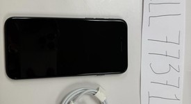 Mint
													Apple iPhone SE 3rd Gen 2022 - Unlocked, Midnight, 64 GB, A2595, photo 4 of 7