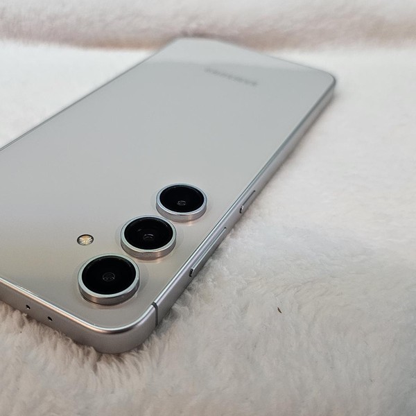 Samsung Galaxy S24 FE - Unlocked, Gray, 128 GB, SM-S721U1