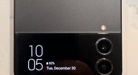 Good
													Samsung Galaxy Z Flip4 5G - T-Mobile, Graphite, 128 GB, 8 GB, SM-F721U, photo 4 of 6