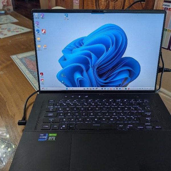 Asus ROG Zephyrus M16 (2022) GU603 - 1 TB, 16 GB, Intel Core i9, WQXGA