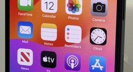 Mint
													Apple iPhone 15 - Unlocked, Black, 128 GB, A2846, photo 3 of 12