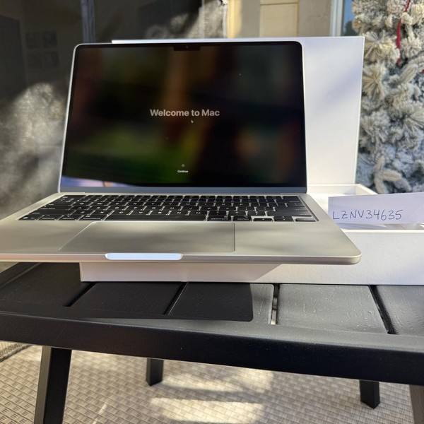 MacBook Air 2025 (M4) - 13 inch - 256 GB, Silver, 16 GB, Apple M4