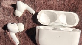 Used
													Apple AirPods Pro 2 - Lightning, photo 4 of 5