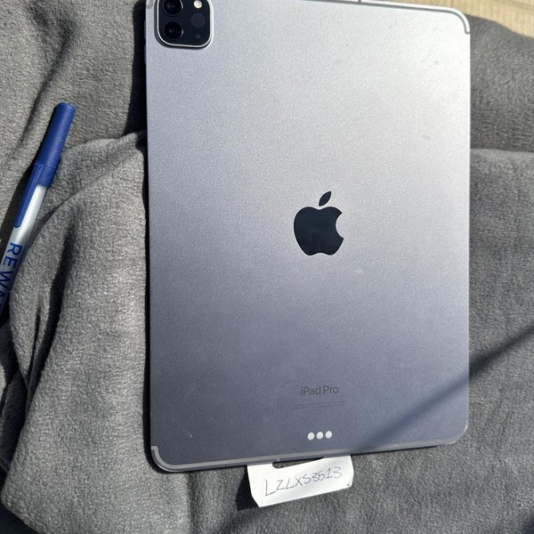 Apple iPad Pro 11 inch 4th Gen 2022 - Unlocked, 128 GB, Gray