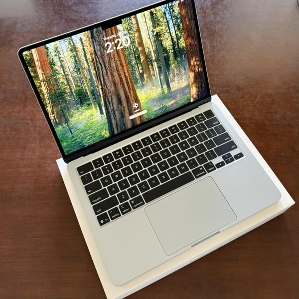 MacBook Air 2025 (M4) - 13 inch - 256 GB, Sky Blue, 16 GB, Apple M4