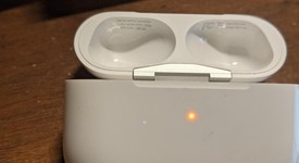 Used
													Apple AirPods Pro 1st Gen - MagSafe Case, photo 5 of 8