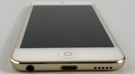 Good
													Apple iPod Touch 6th Gen - Wi-Fi, Gold, 32 GB, photo 4 of 7