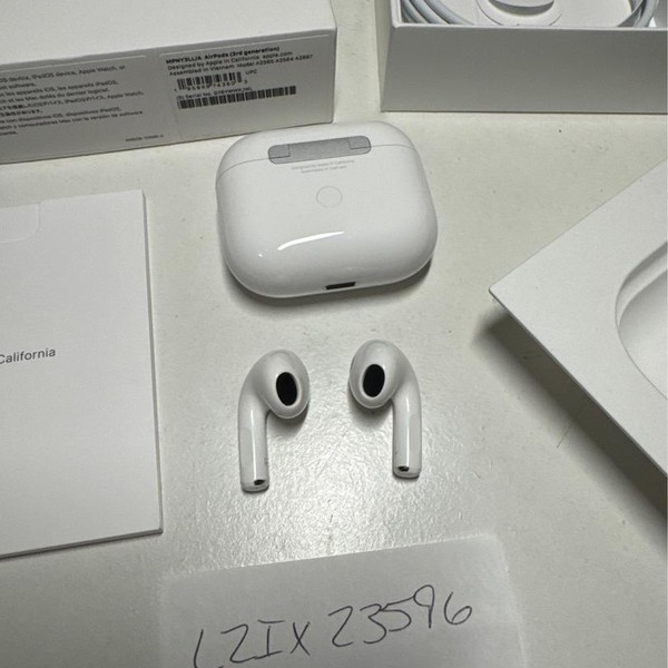 Apple AirPods 3rd Gen - Lightning Case