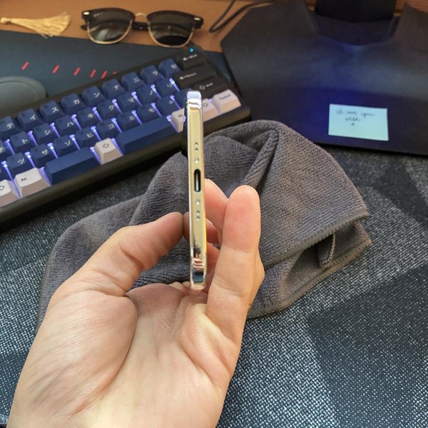 Apple iPhone Air - Unlocked, 256 GB, Cloud White, A3260