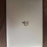 Good MacBook Pro 2020 - 13 inch - 256 GB, Silver, 8 GB, Intel Core i5