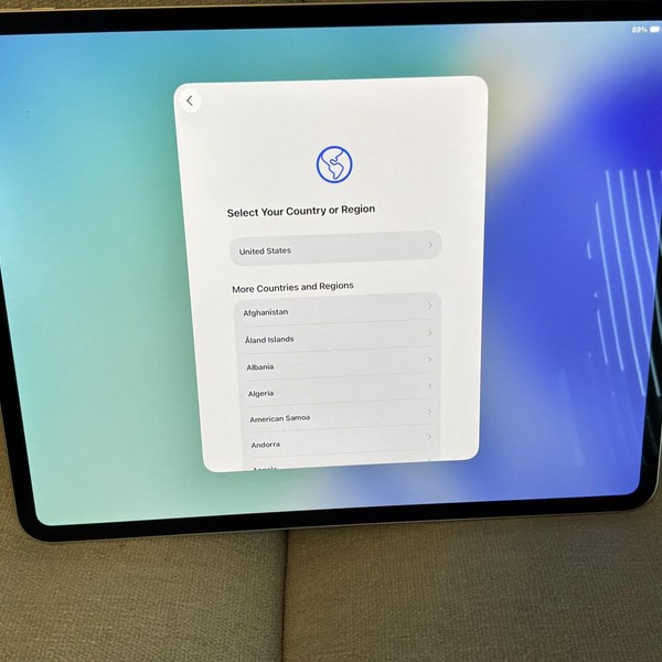 Apple iPad Pro 13 inch (M4) 2024 - Unlocked, 256 GB, Silver, 8 GB, A2926, Standard Glass