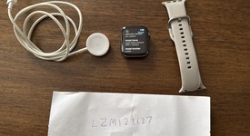 Good
													Apple Watch Series 6 40mm - Unlocked, Graphite, A2293 - Cellular, Stainless Steel, photo 1 of 3