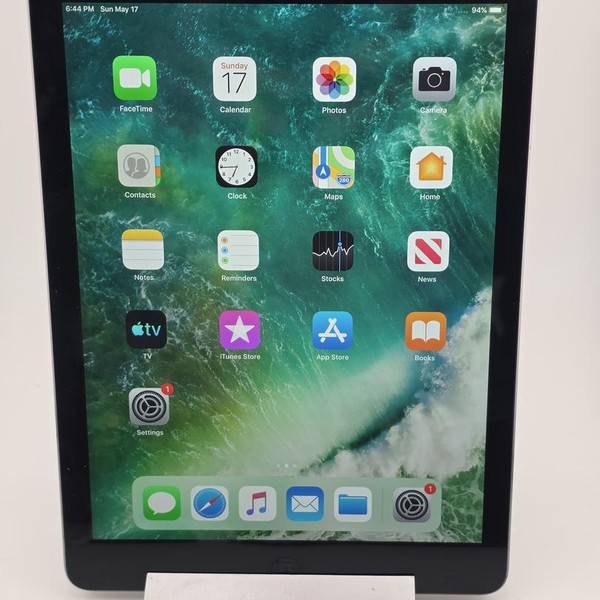 Apple iPad Air - Unlocked, 32 GB, Gray