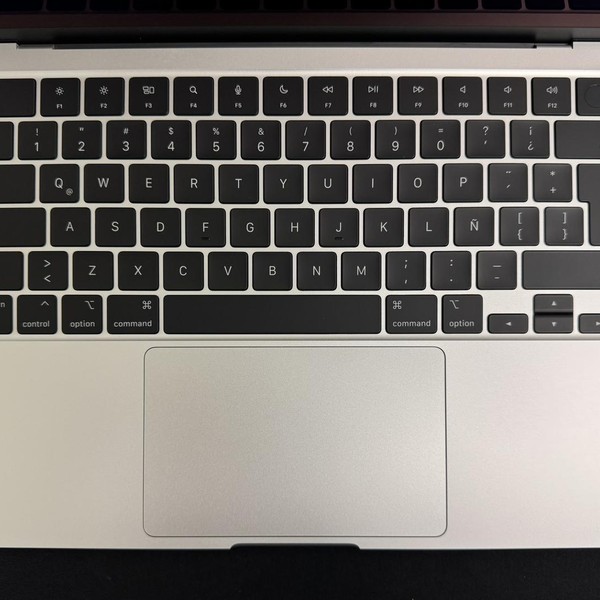 MacBook Air 2024 (M3) - 13 inch - 256 GB, Silver, 16 GB, Apple M3, 10-core GPU