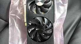 Used
													ASUS GeForce RTX 4070 Ti Super - TUF-RTX4070TIS-O16G-BTF-WHITE, TUF Gaming BTF White OC, photo 2 of 2