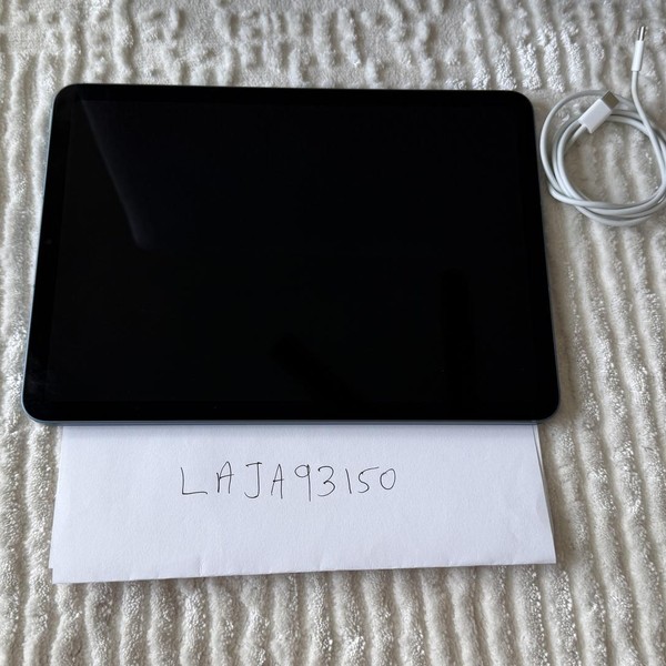 Apple iPad Air (5th Gen) - Unlocked, 64 GB, Blue, A2589