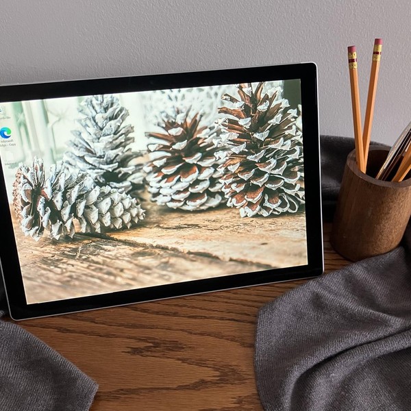 Microsoft Surface Pro 5 (2017) - Wi-Fi, 256 GB, Silver, 8 GB