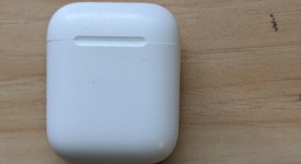 Used
													Apple AirPods 2nd Gen - Lightning Case, photo 2 of 8
