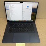 Good MacBook Air 2023 (M2) - 15 inch - 256 GB, Midnight, 8 GB, Apple M2