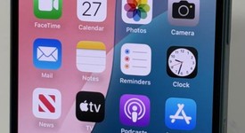 Mint
													Apple iPhone 16 - Unlocked, Teal, 256 GB, A3081, photo 3 of 12