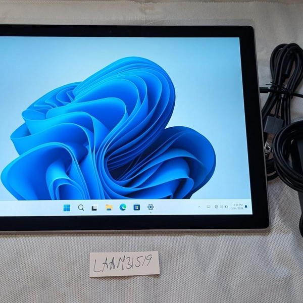 Microsoft Surface Pro 7 Plus - 128 GB, Platinum, 8 GB, Intel Core i5, Wi-Fi