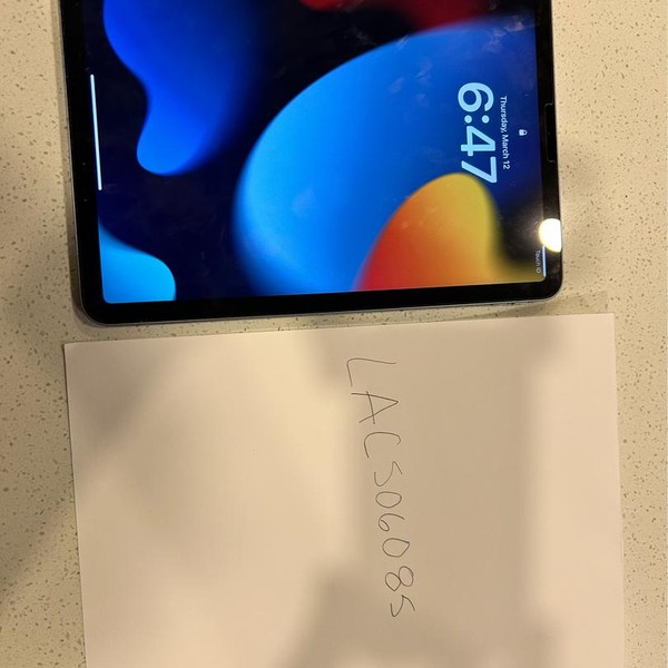 Apple iPad Air 5th Gen - Wi-Fi, 64 GB, Purple, A2588