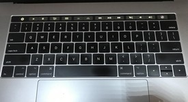 Good
													MacBook Pro 2017 (With Touch Bar) - 15" - I7, Gray, 1 TB, 16 GB, photo 5 of 15