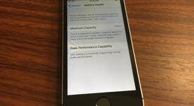Mint
													Apple iPhone SE 1st Gen 2016 - AT&T, Grey, 32 GB, A1662, photo 2 of 4