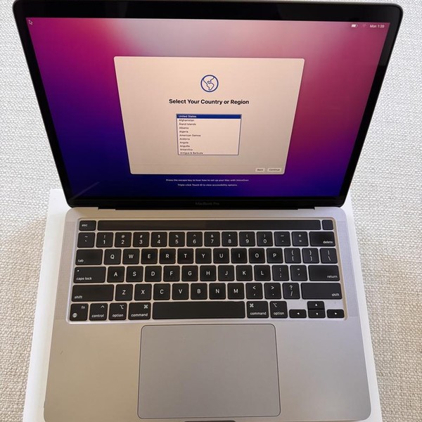 MacBook Pro 2020 - 13 inch - 1 TB, Gray, 16 GB, Apple M1