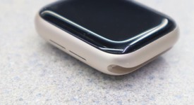 Mint
													Apple Watch SE 2nd Gen 40mm - Starlight, A2722 - GPS, Aluminum, photo 3 of 10