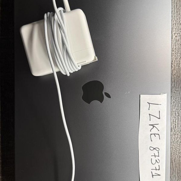 MacBook Pro Late 2023 (M3) - 16 inch - 512 GB, Black, 18 GB, Apple M3 Pro 12-core, 18-core GPU